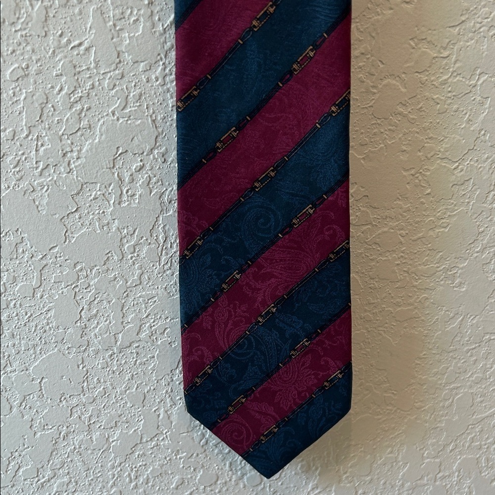 Elegant Striped Tie in Blue and Burgundy